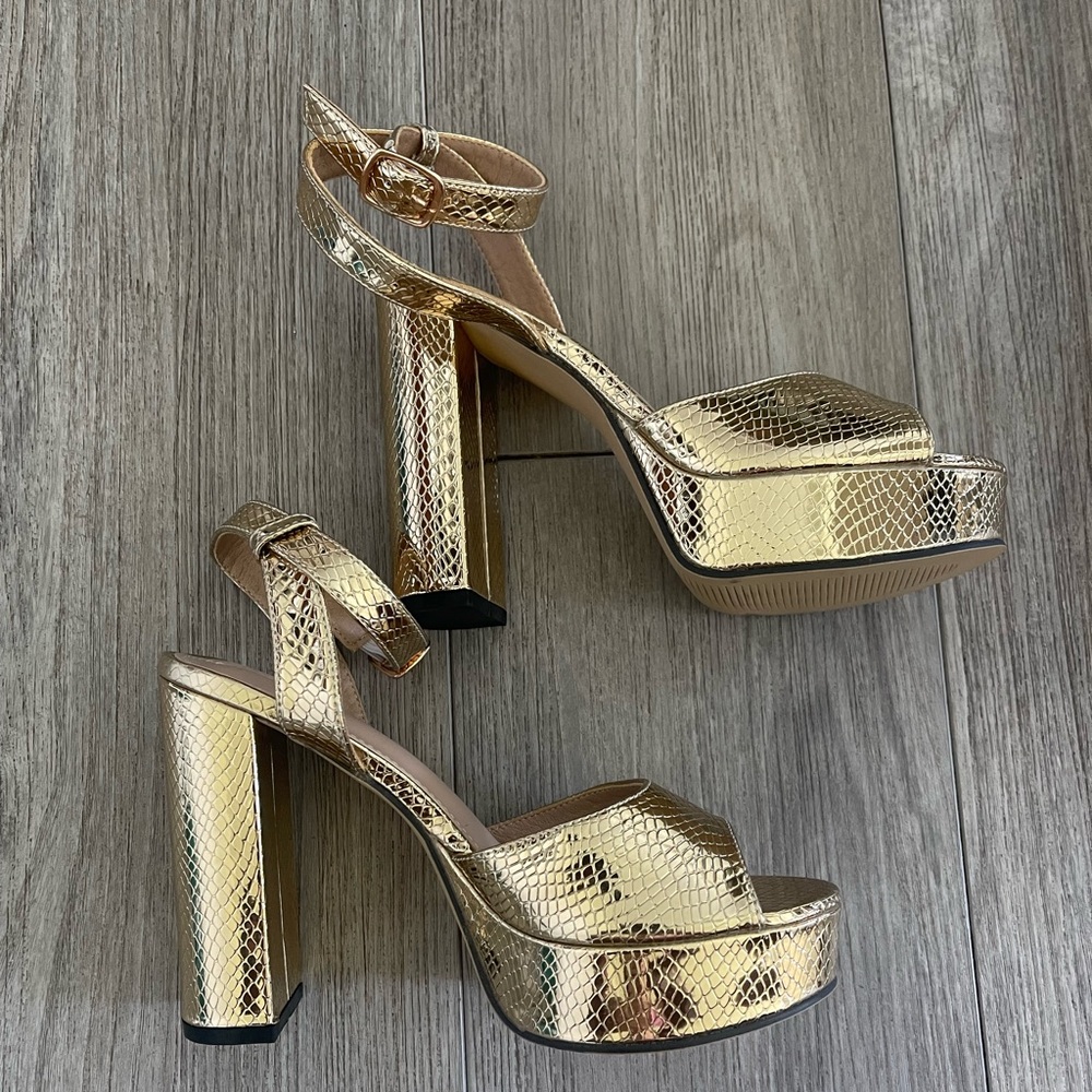 Gold Heels - Picture 7 of 7